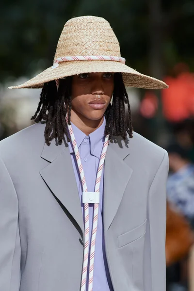 Look 2